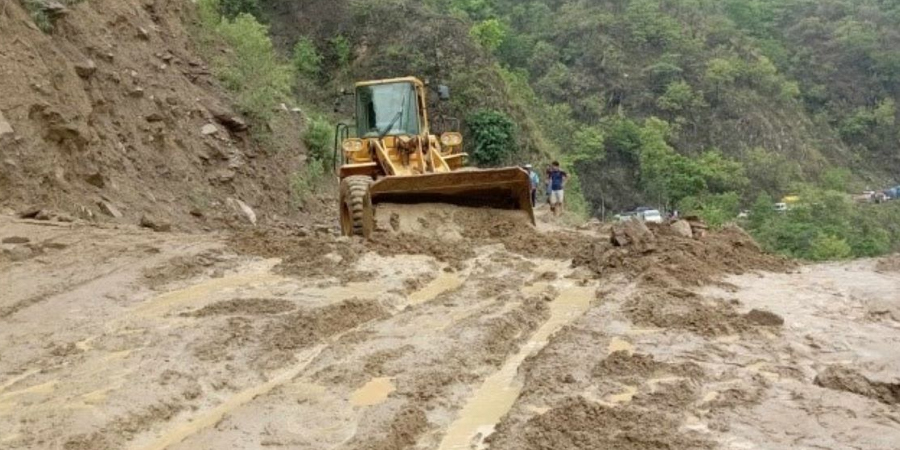 मध्यपहाडी लोकमार्ग पूर्णरुपमा अवरुद्ध