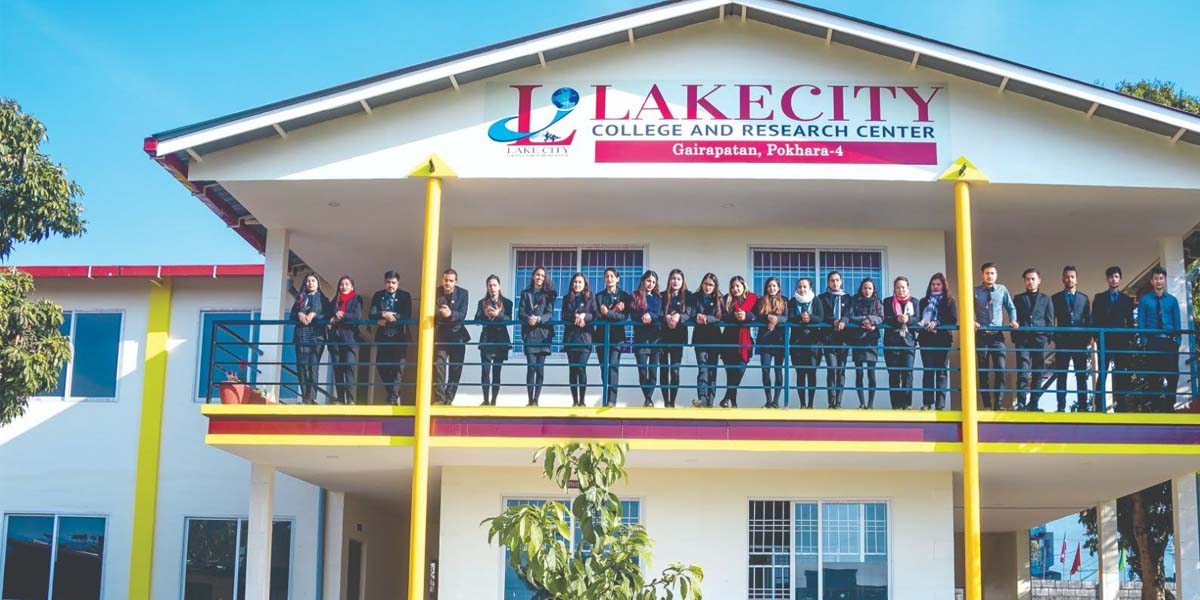 पोखराको लेकसिटी कलेजमा 'कार्निभल' को तयारी