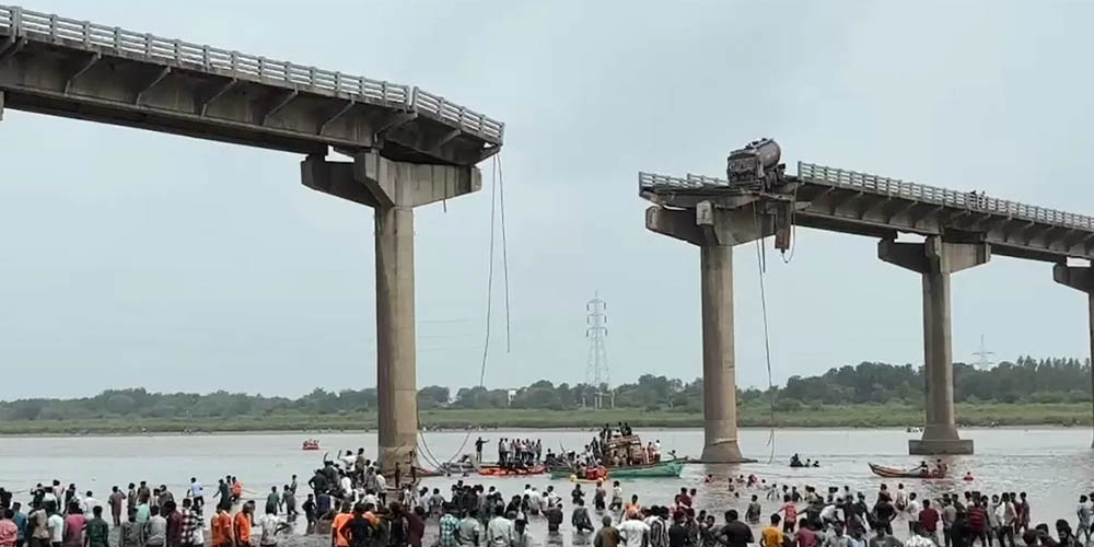 भारतको गुजरातमा पुल भत्किदा मृत्यु हुनेको संख्या १५ पुग्यो