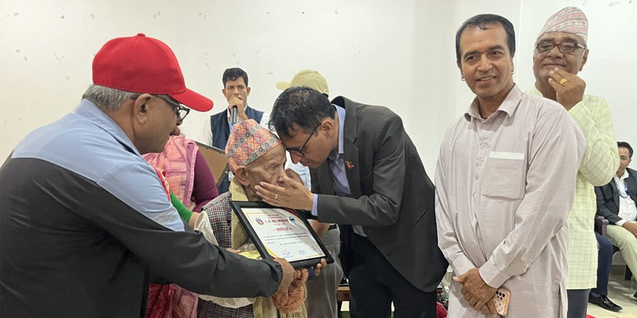 पोखरा-८ द्वारा ७० जना ज्येष्ठ नागरिक सम्मानित