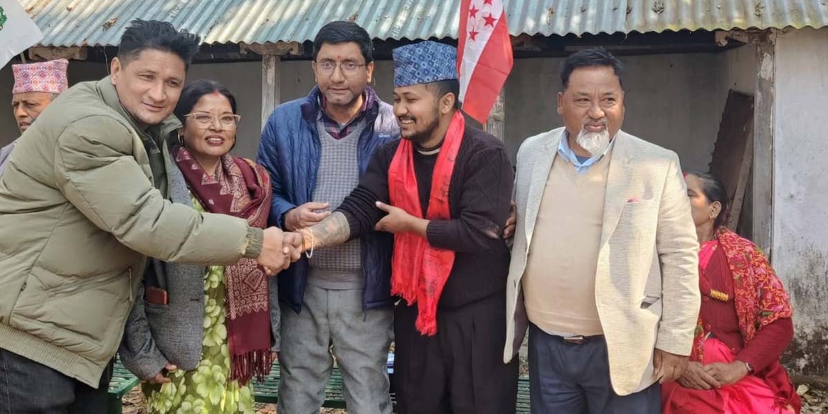 कांग्रेसका अजयबाबुलाई स्वतन्त्र उम्मेद्वार महेन्द्रको समर्थन