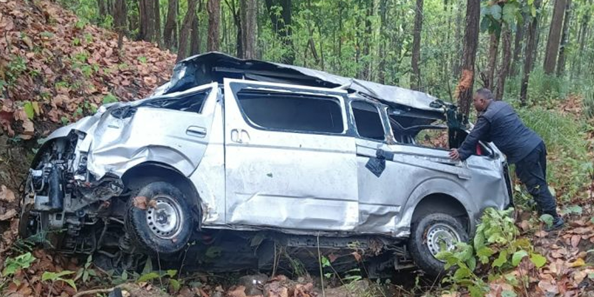 जीप दुर्घटनामा चालकसहित सात जना घाइते