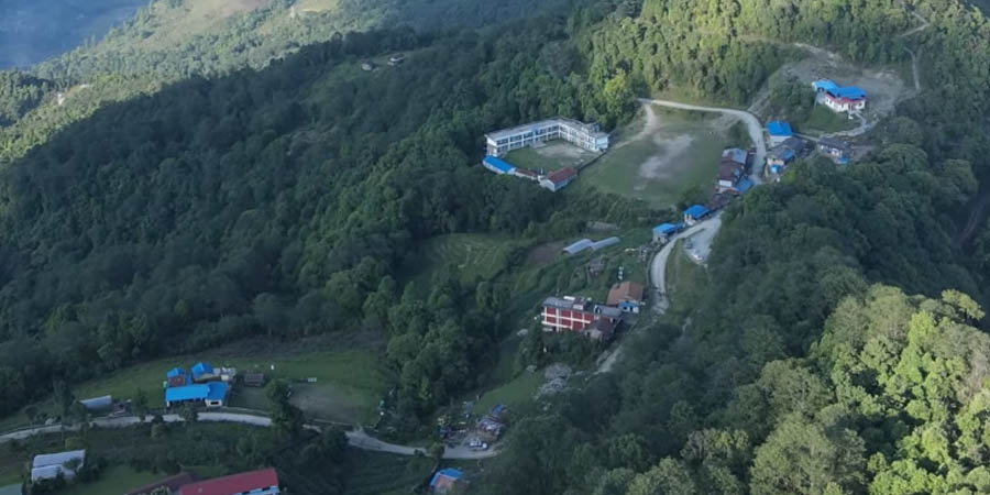 धम्पुसका बाटा फराकिला र कालोपत्र हुने