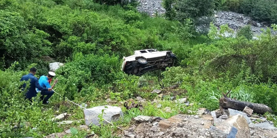 बागलुङको तालाखोलामा जीप दुर्घटना, गम्भीर घाइतेलाई पोखरा ल्याइयो